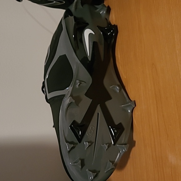 Nike Football Cleats - Picture 4 of 6